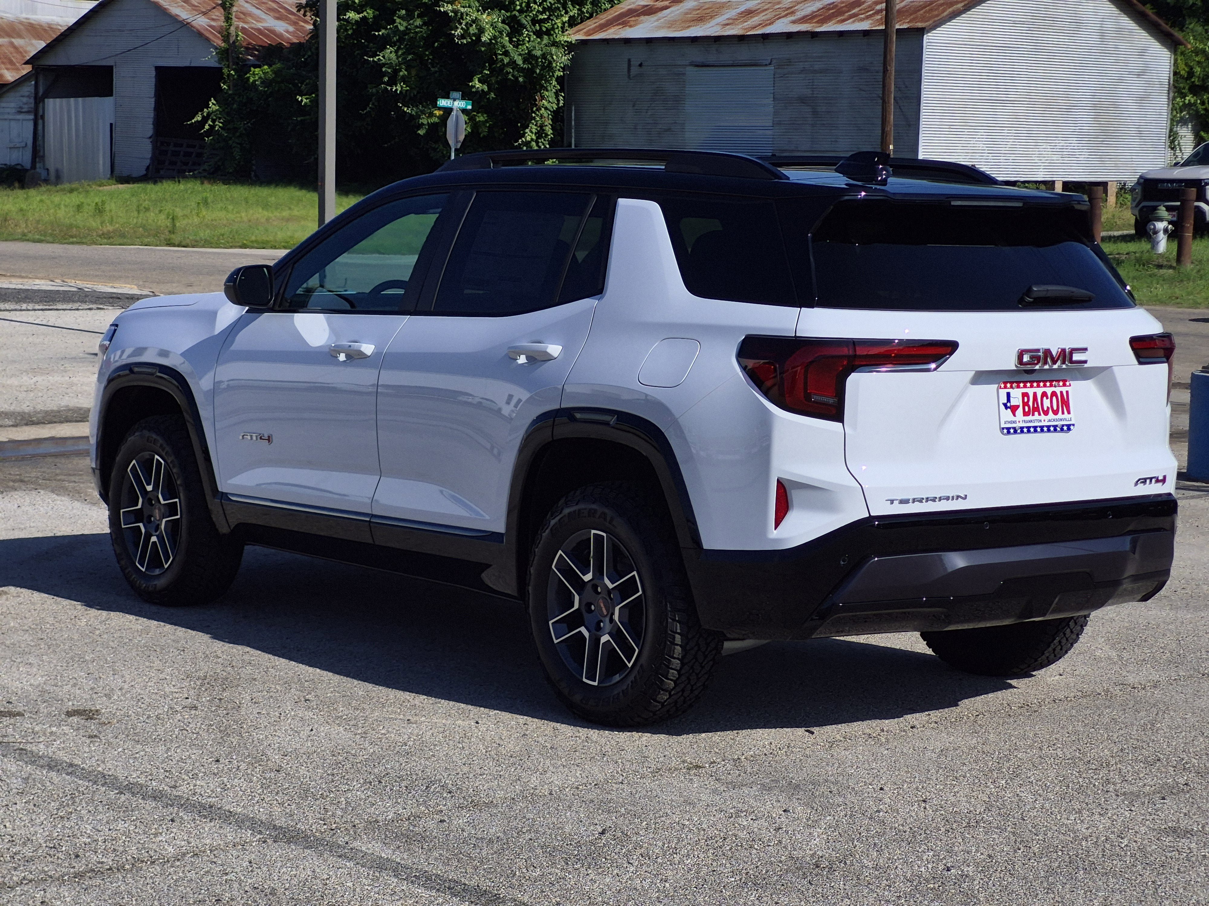 New 2026 GMC Terrain AT4 AWD/4WD image 3