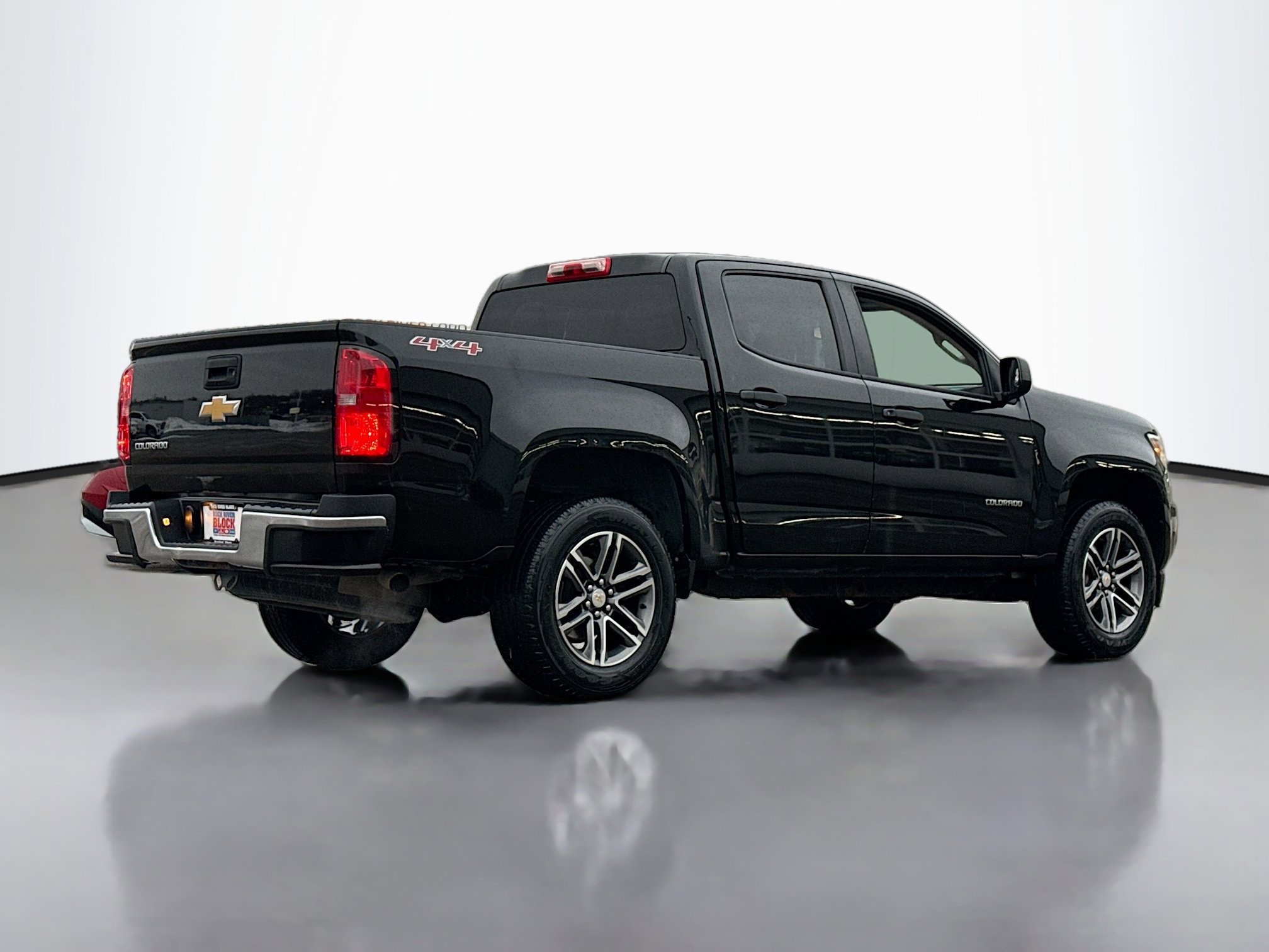 Used 2016 Chevrolet Colorado W/T image 2