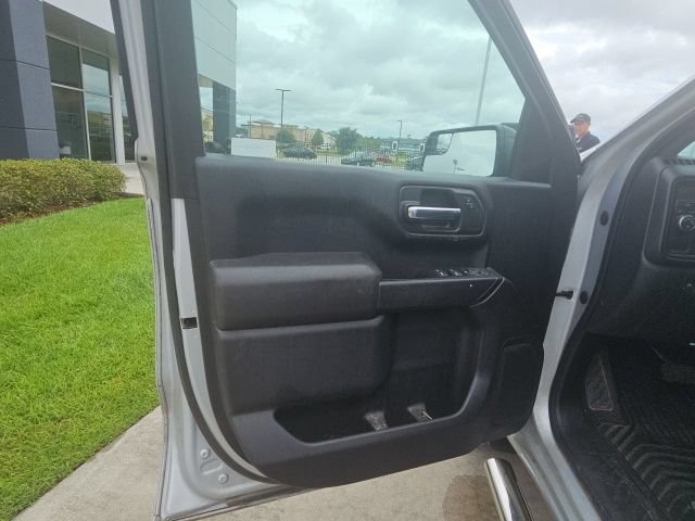Used 2020 Chevrolet Silverado 1500 Custom w/ Custom Value Package RWD image 12