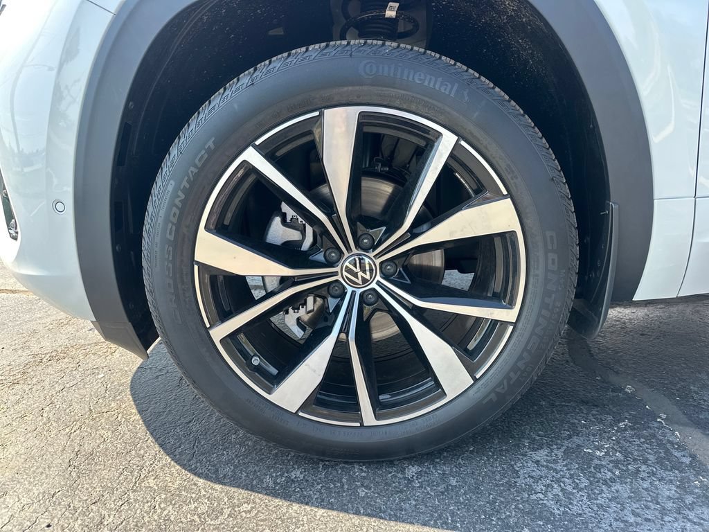 New 2026 Volkswagen Atlas Cross Sport SEL Premium R-Line AWD/4WD image 9