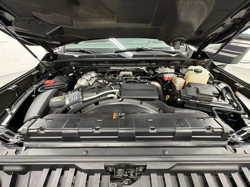 Used 2024 GMC Sierra 2500 AT4X AWD/4WD image 9