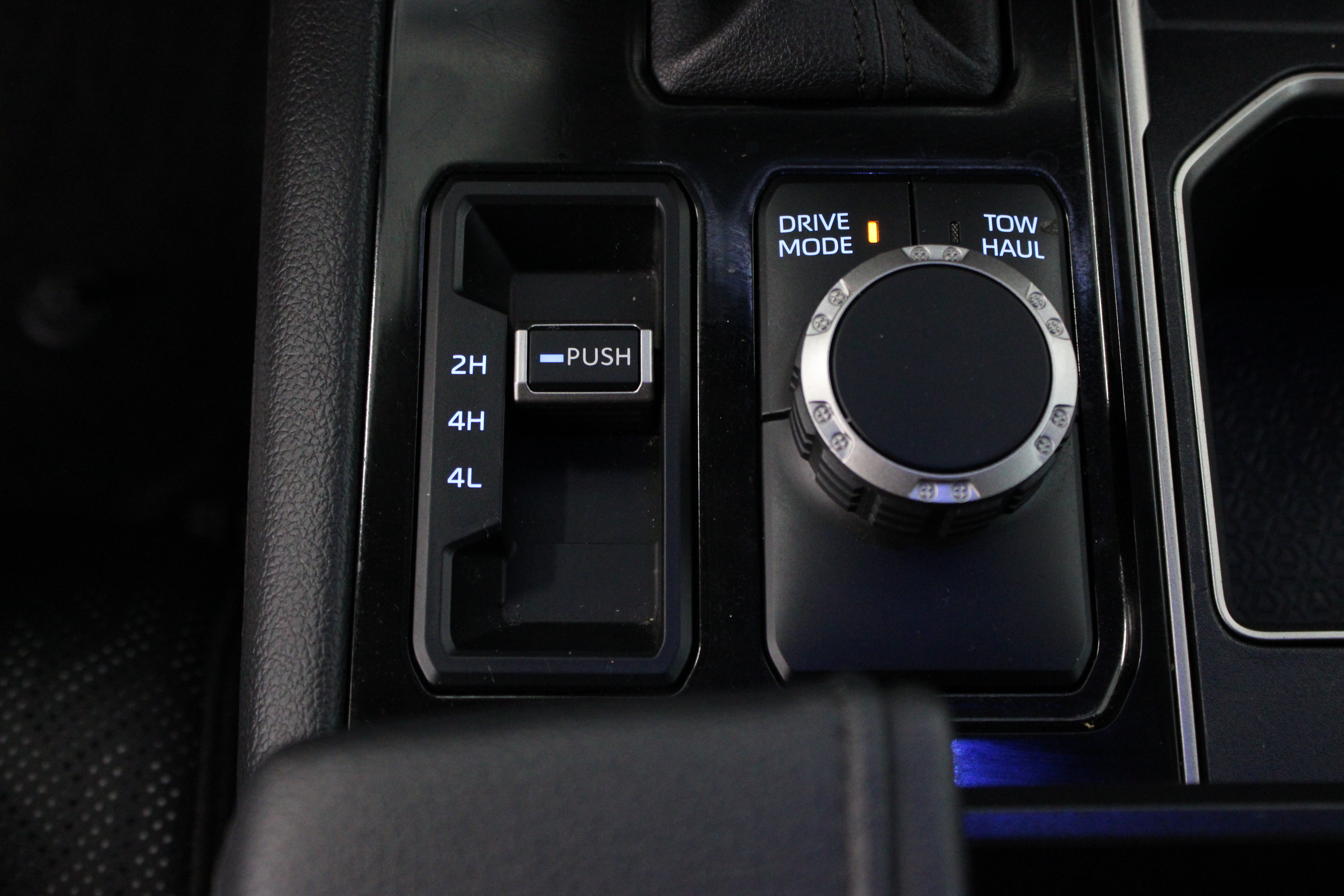 Used 2024 Toyota Tundra Limited AWD/4WD image 23