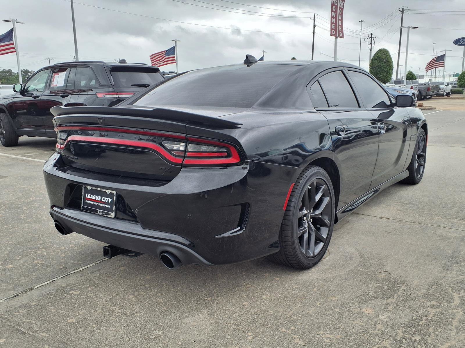 Used 2022 Dodge Charger R/T w/ Blacktop Package RWD image 4