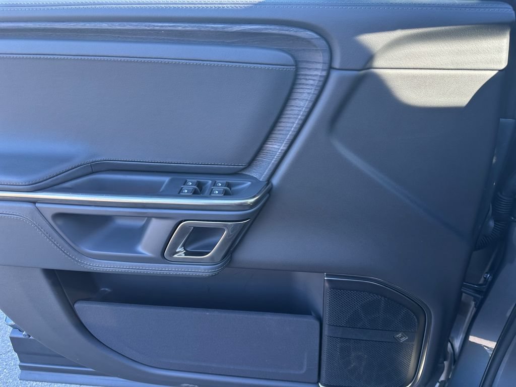 Used 2023 Rivian R1S Adventure AWD/4WD image 22