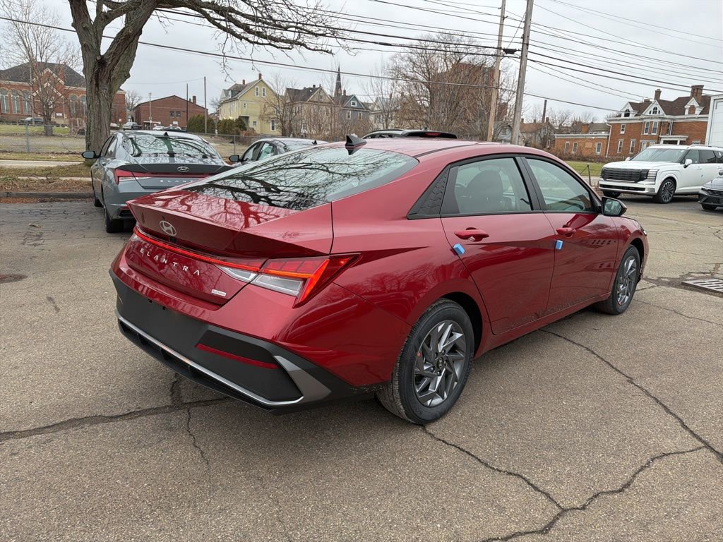 New 2026 Hyundai Elantra Blue image 7