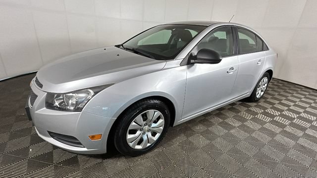 Used 2014 Chevrolet Cruze LS FWD image 6