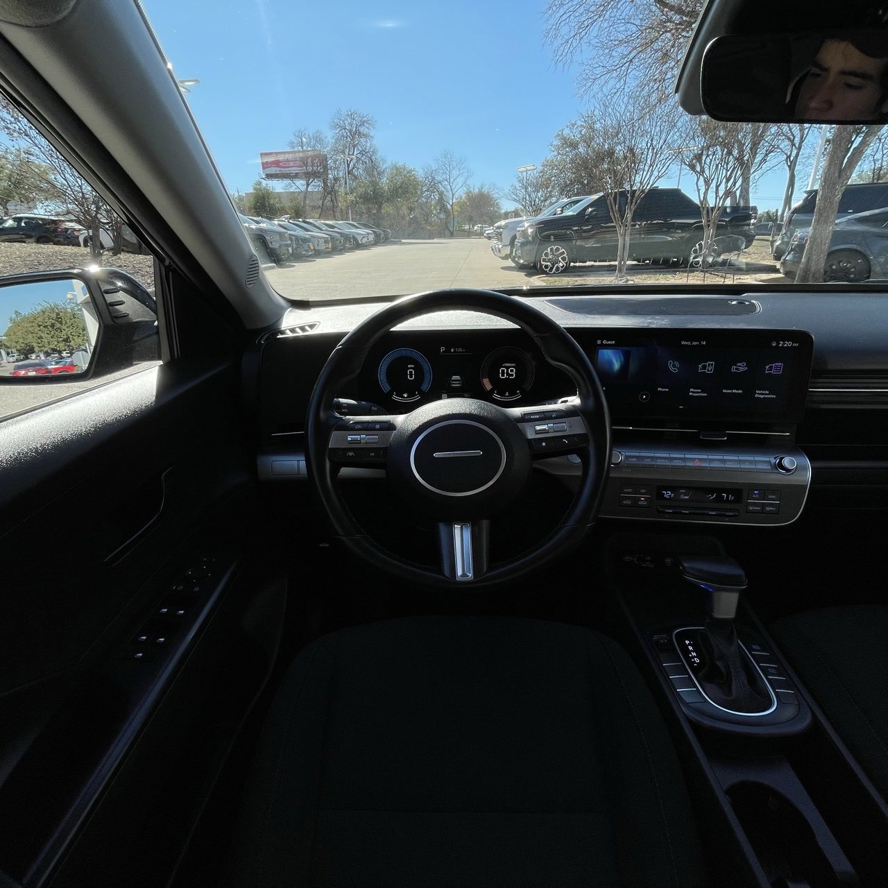 Used 2024 Hyundai Kona SEL image 11