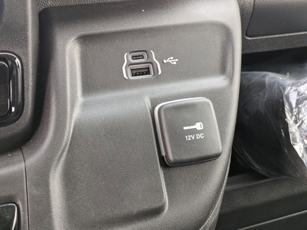 Used 2024 RAM ProMaster 2500 image 27