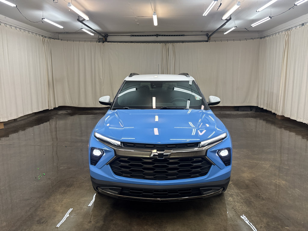 Used 2024 Chevrolet TrailBlazer ACTIV w/ Driver Confidence Package AWD/4WD image 2