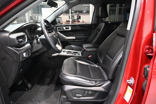 Used 2021 Ford Explorer XLT w/ Equipment Group 202A image 9