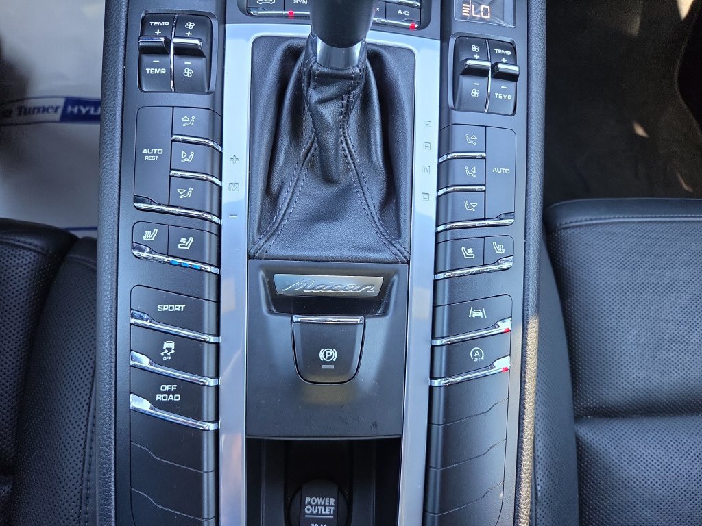 Used 2021 Porsche Macan AWD/4WD image 27