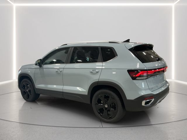 New 2026 Volkswagen Taos SEL AWD/4WD image 3
