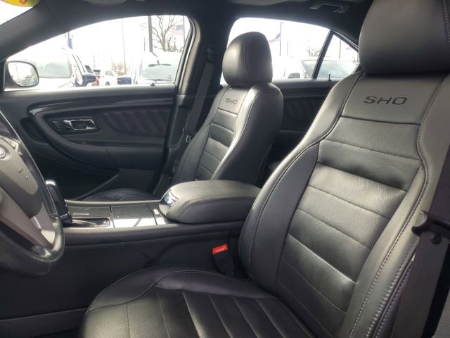 Used 2018 Ford Taurus SHO image 5