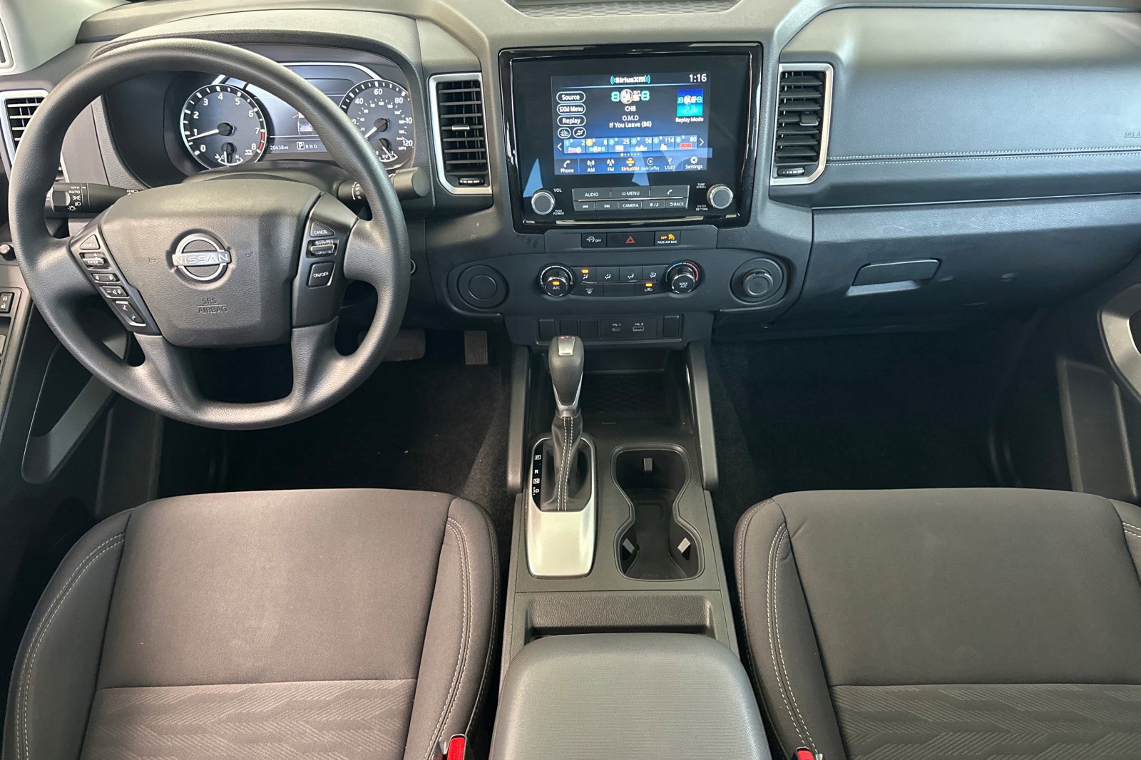 Used 2024 Nissan Frontier SV image 13