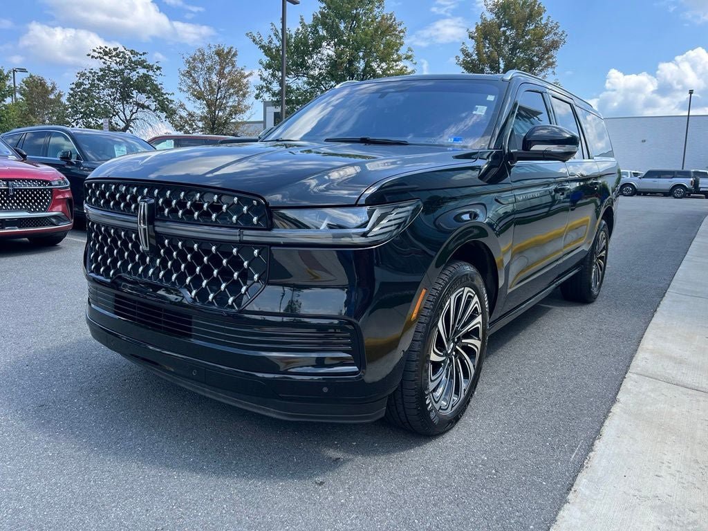 Certified 2025 Lincoln Navigator L Black Label AWD/4WD image 3