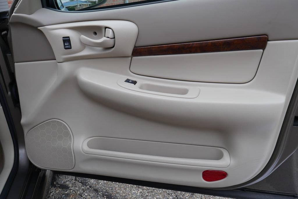 Used 2002 Chevrolet Impala LS w/ Seating Comfort Pkg FWD image 14