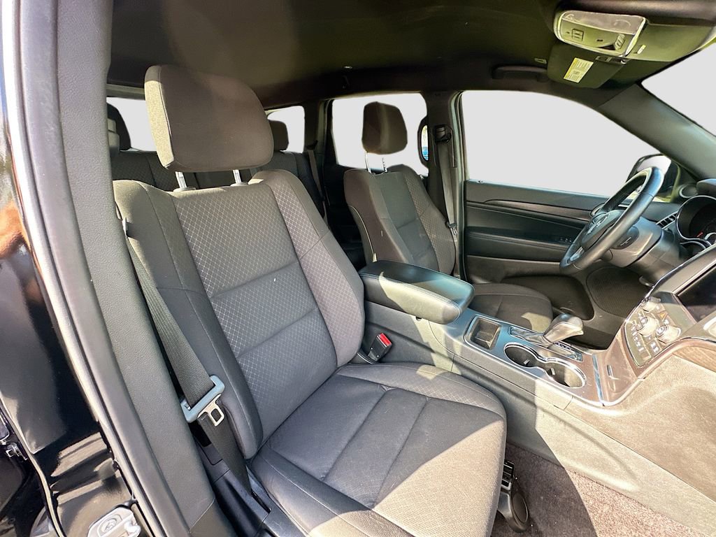 Used 2018 Jeep Grand Cherokee Laredo image 33