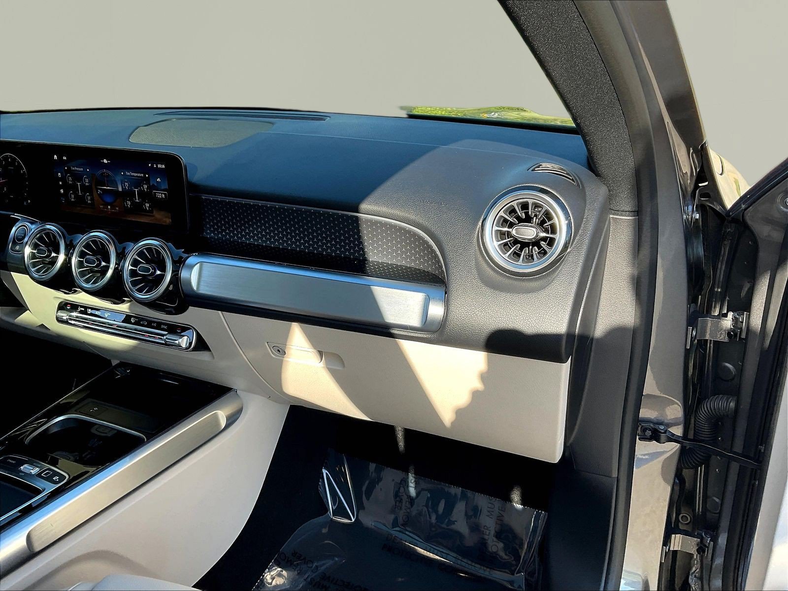 Certified 2026 Mercedes-Benz GLB 250 4MATIC image 26