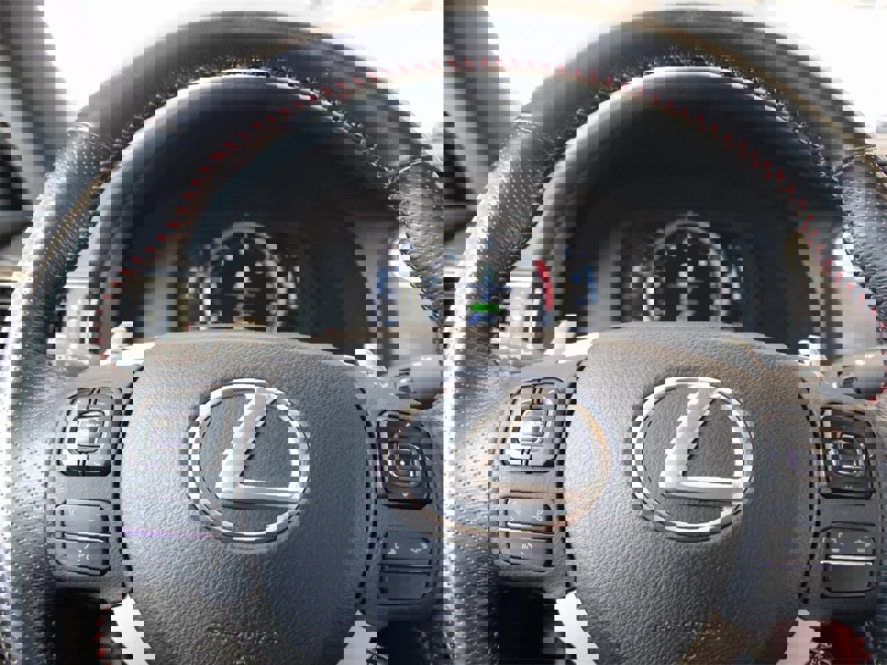 Used 2016 Lexus RC 200t image 27