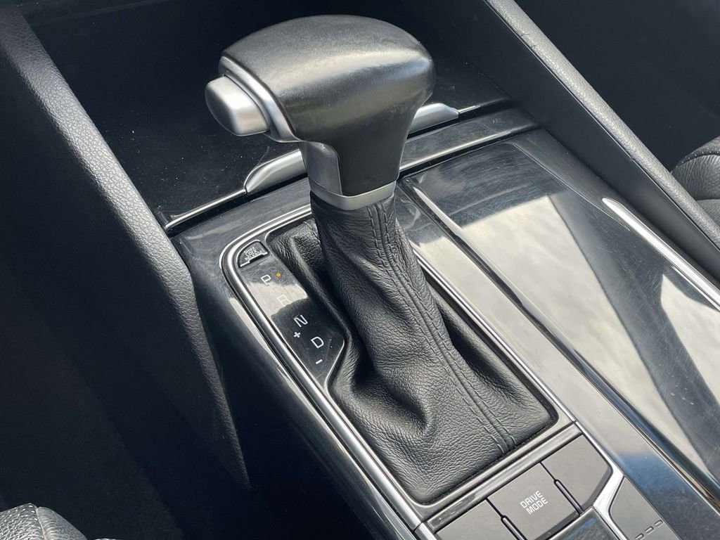 Used 2018 Kia Cadenza Premium image 20