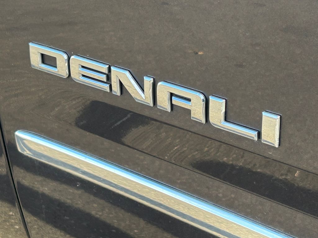 Used 2015 GMC Yukon Denali w/ Premium Package image 16