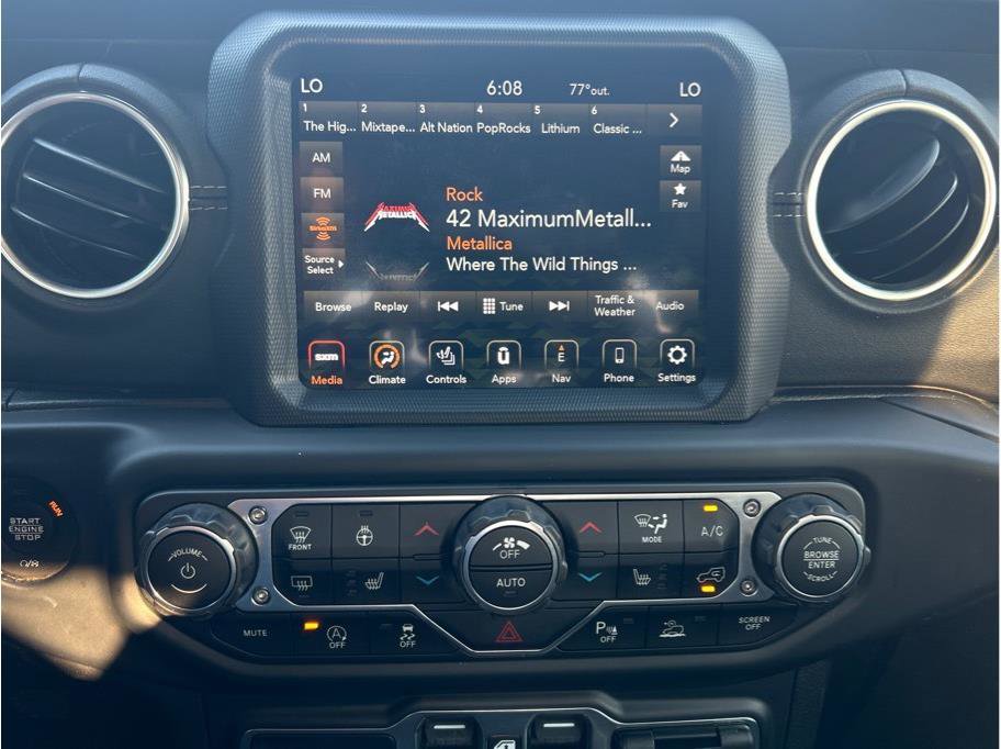 Used 2020 Jeep Gladiator Overland image 17