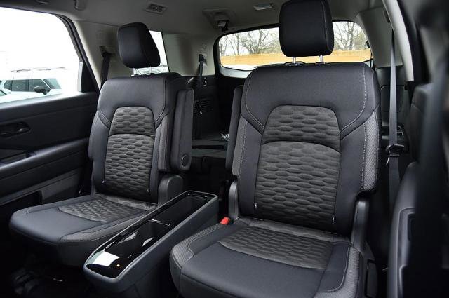 New 2025 Nissan Pathfinder SV image 23