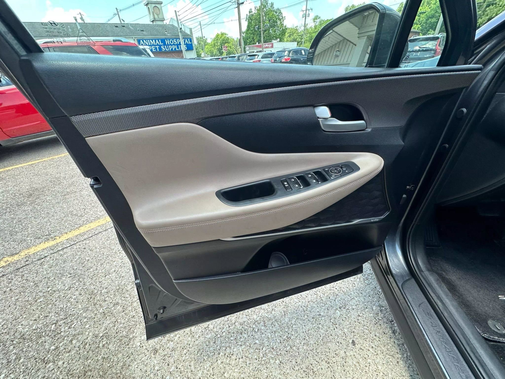 Used 2020 Hyundai Santa Fe SEL w/ Convenience + Premium Package image 16