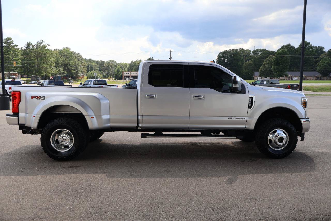 Used 2019 Ford F350 XLT w/ XLT Premium Package AWD/4WD image 4