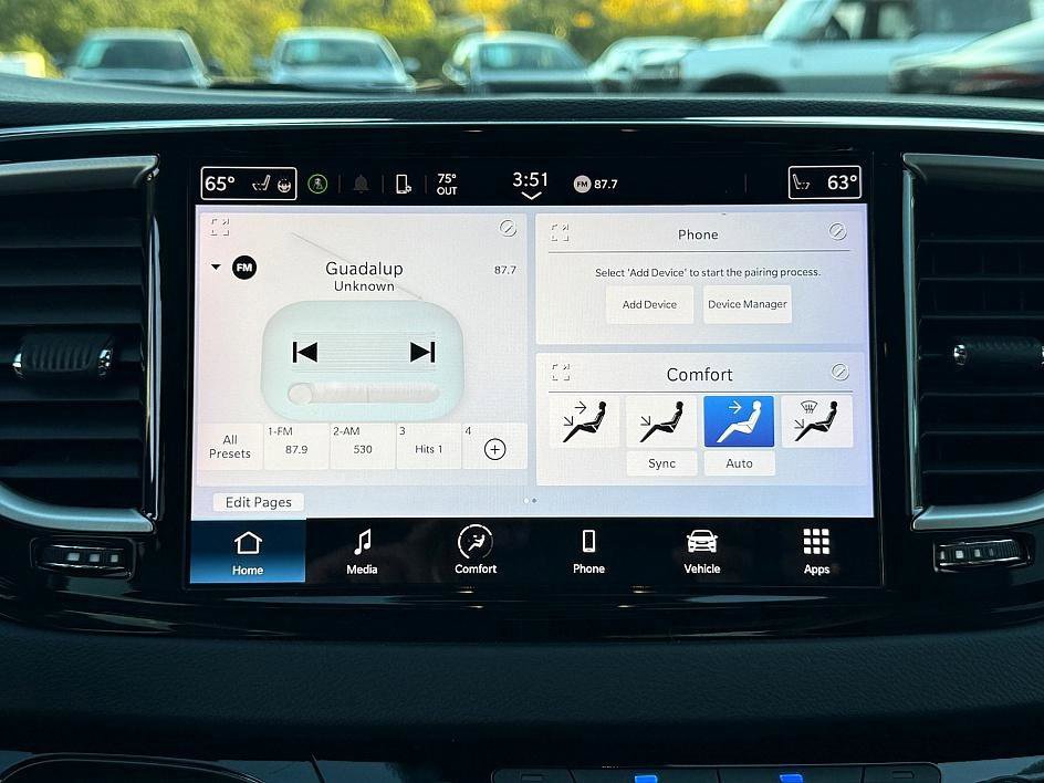 Used 2024 Chrysler Pacifica Touring-L image 22