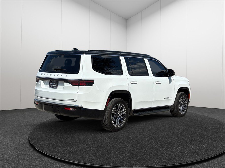 Used 2024 Jeep Wagoneer Series II AWD/4WD image 9