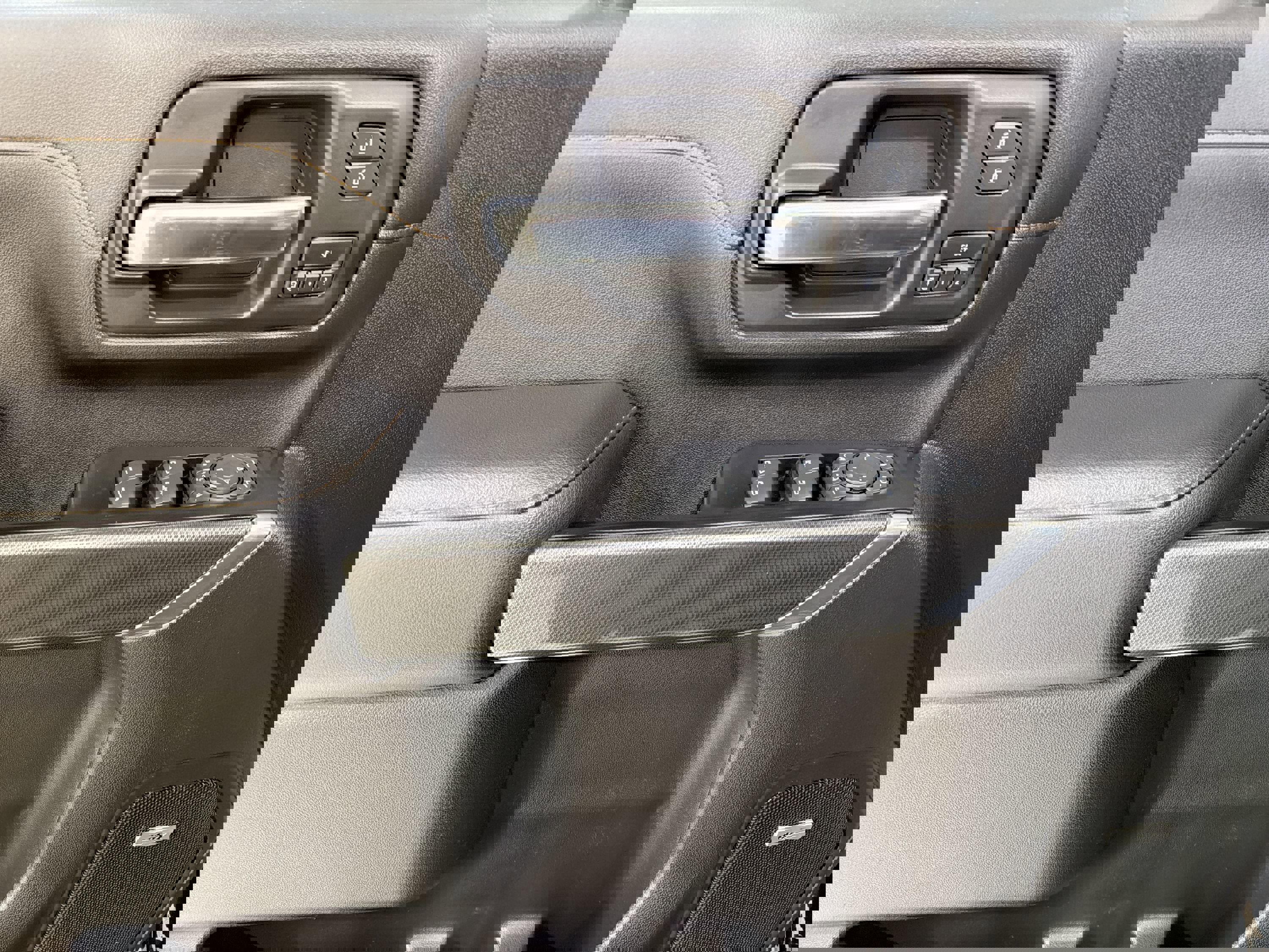 Used 2020 GMC Sierra 2500 AT4 w/ AT4 Premium Package image 12