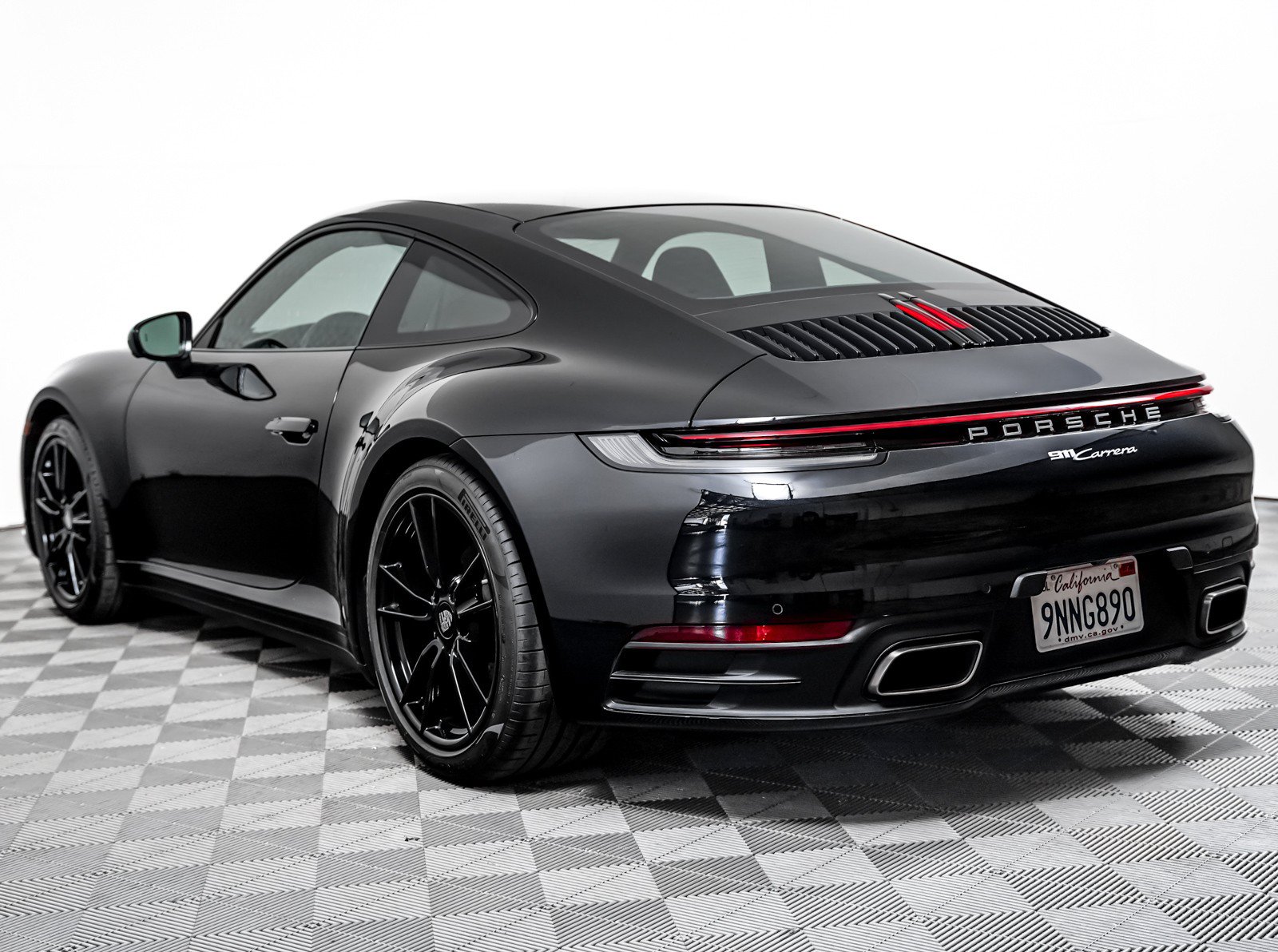 Certified 2022 Porsche 911 Carrera w/ Premium Package RWD image 3