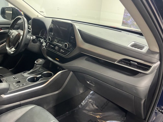 Used 2023 Toyota Highlander XLE image 24
