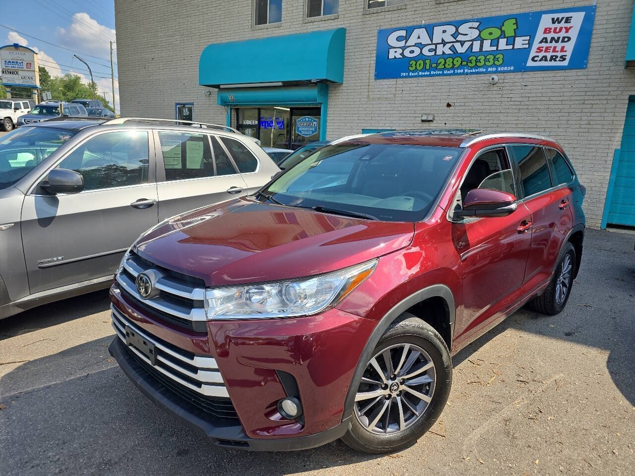 Used 2018 Toyota Highlander XLE AWD/4WD image 3