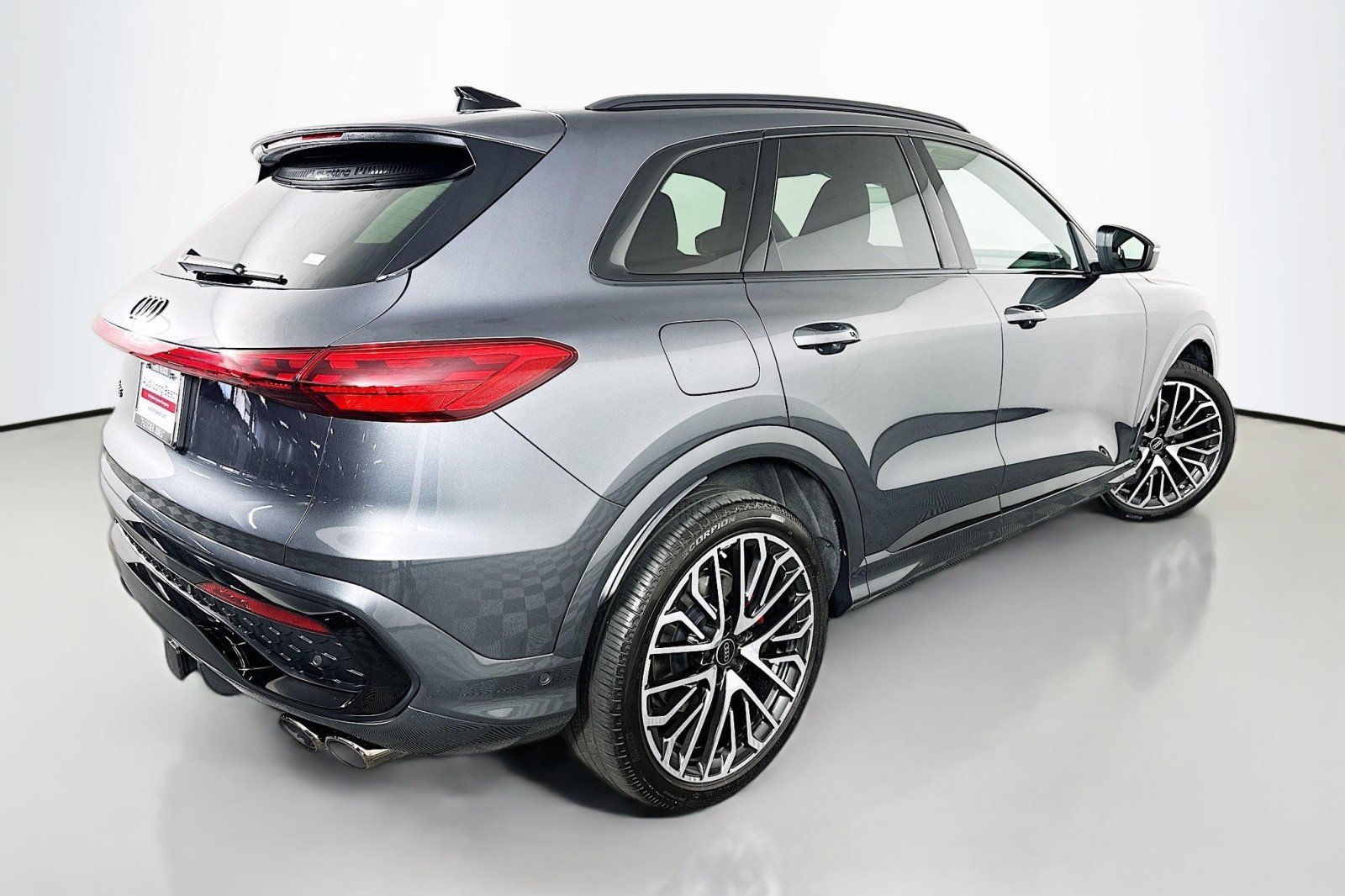 Used 2025 Audi SQ5 Premium Plus w/ Premium Plus Package AWD/4WD image 14