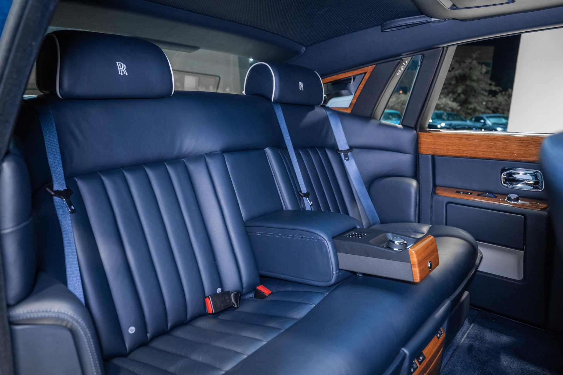 Used 2011 Rolls-Royce Phantom Sedan RWD image 38