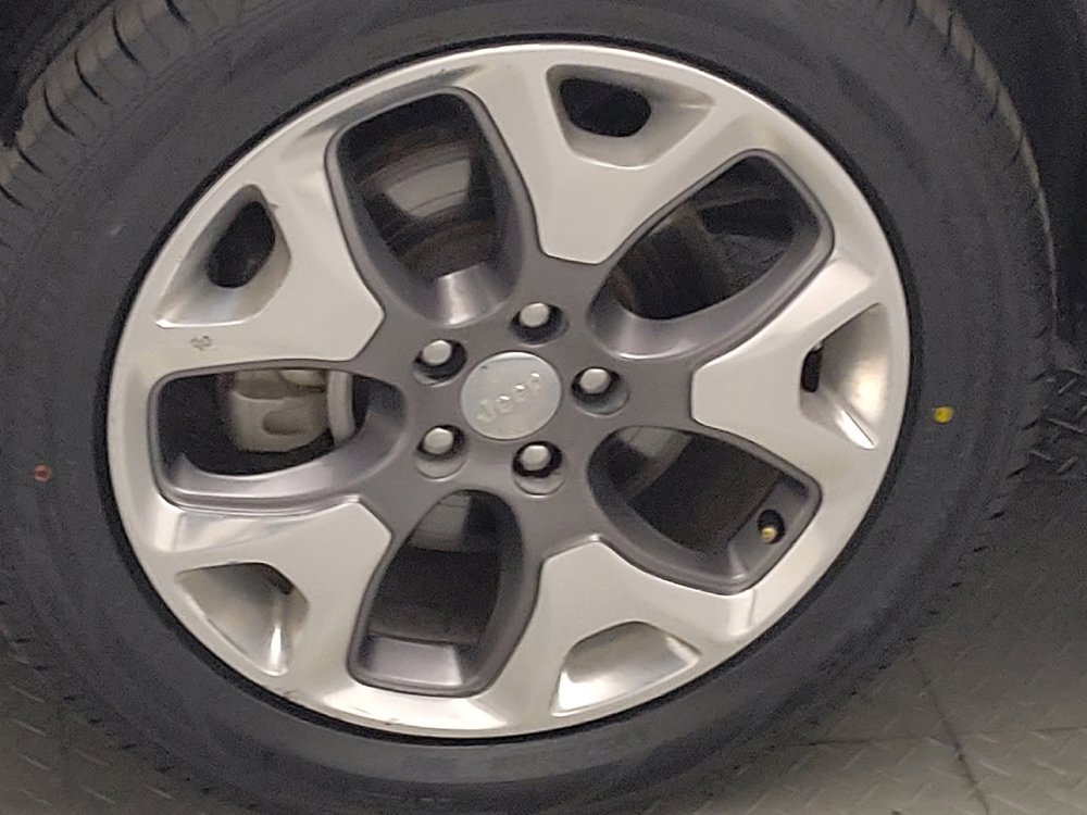 Used 2021 Jeep Compass Limited FWD image 31