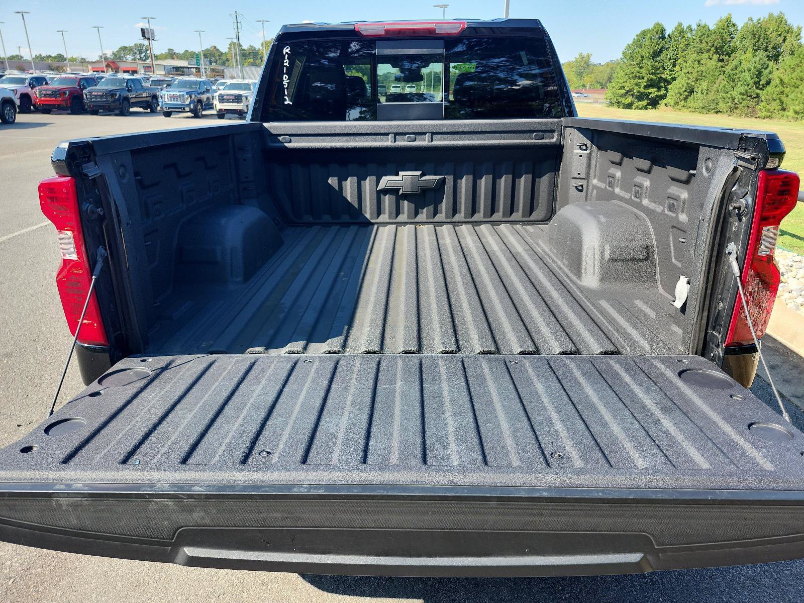 Used 2024 Chevrolet Silverado 1500 LT AWD/4WD image 11