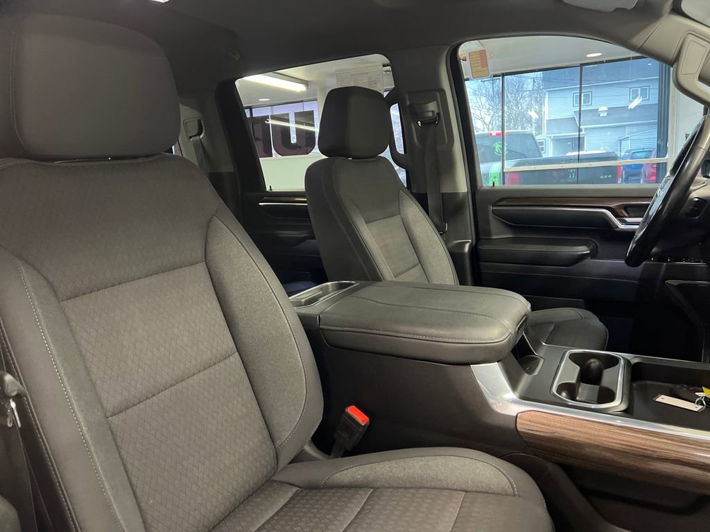 Used 2024 Chevrolet Silverado 2500 LT AWD/4WD image 46
