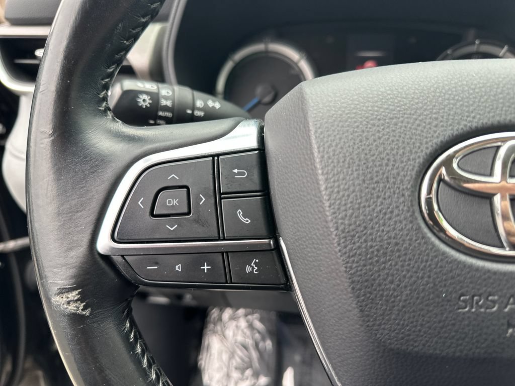 Used 2021 Toyota Highlander LE AWD/4WD image 21