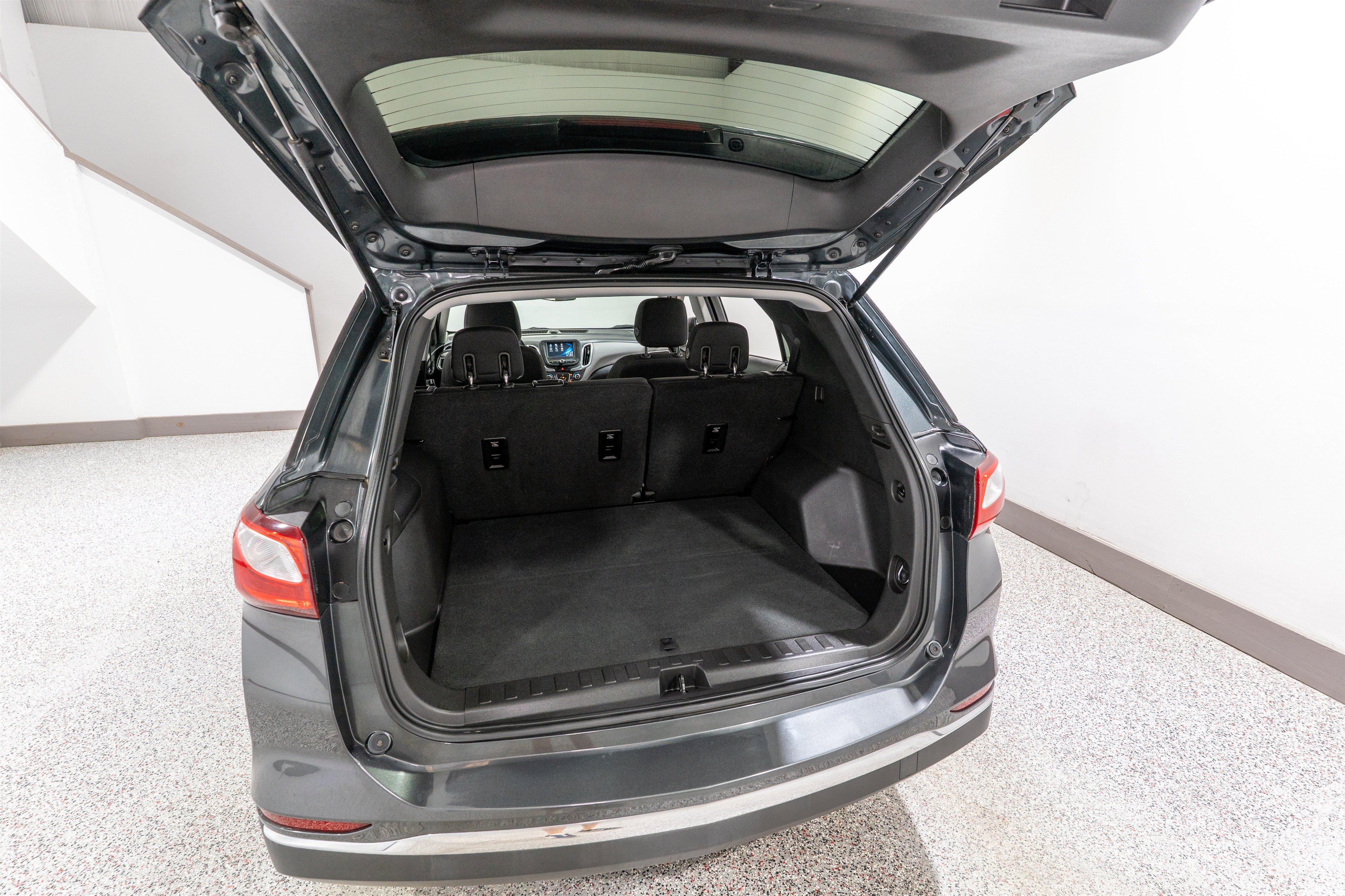 Used 2018 Chevrolet Equinox LS FWD image 29