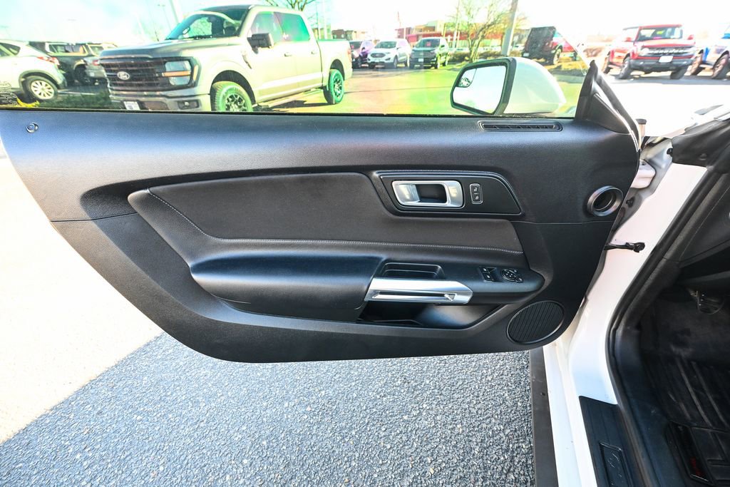 Used 2019 Ford Mustang Coupe image 23