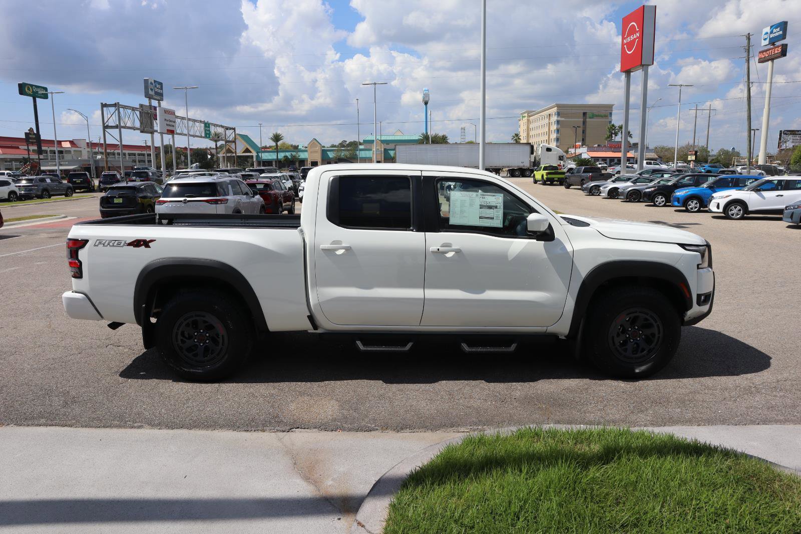 New 2026 Nissan Frontier SV image 15
