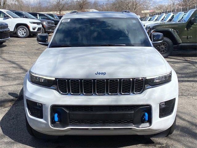 New 2022 Jeep Grand Cherokee Overland image 2