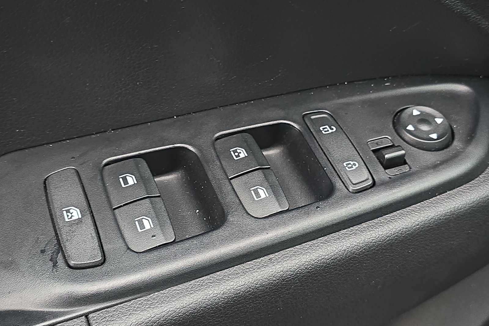 Used 2026 Hyundai Venue SEL FWD image 11
