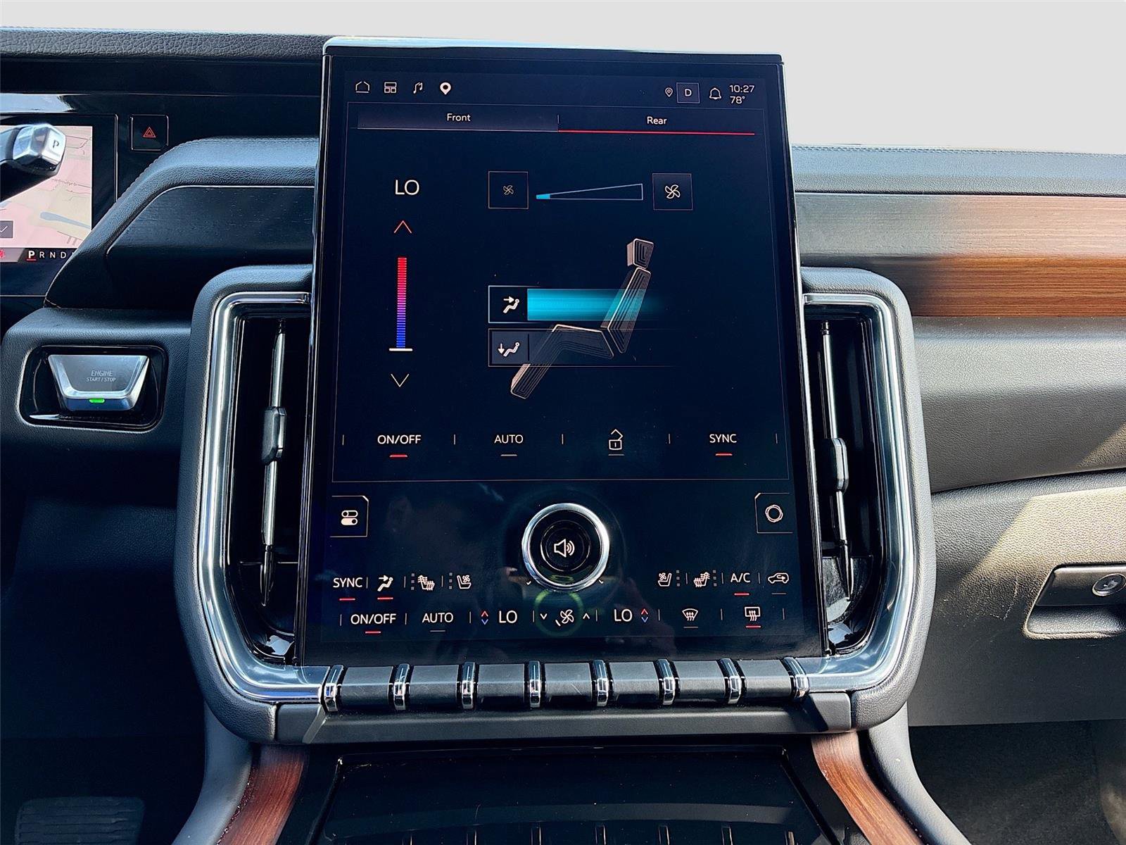 Used 2025 GMC Yukon Denali RWD image 19
