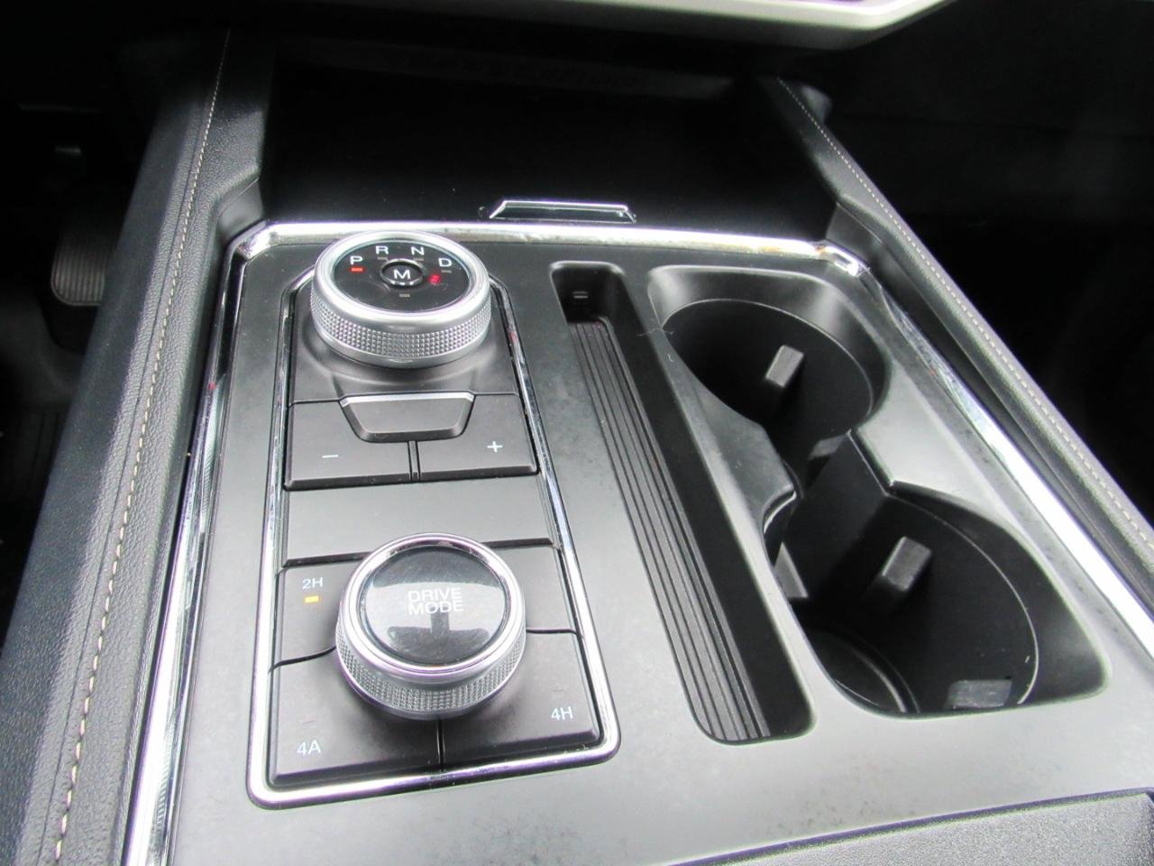 Used 2023 Ford Expedition XLT image 24