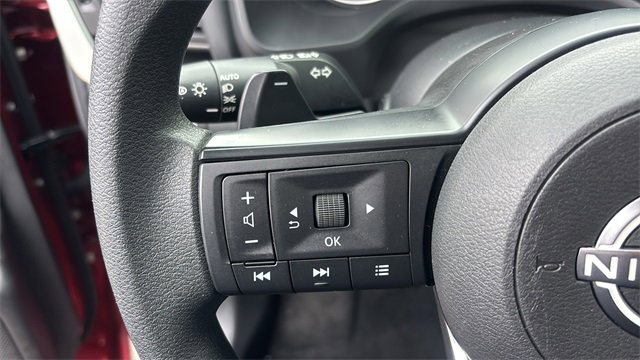 Used 2024 Nissan Rogue SV image 16