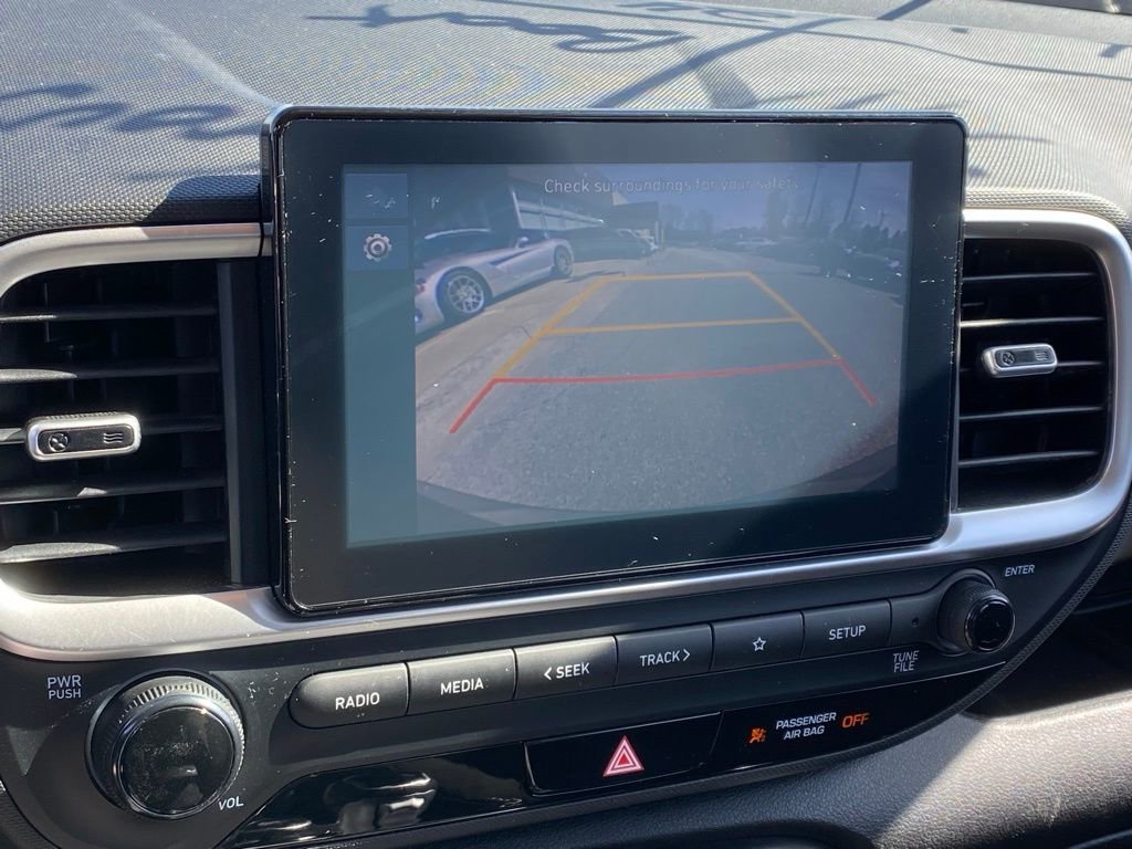 Used 2024 Hyundai Venue SEL image 16